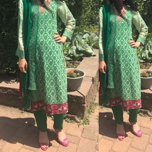 Green Embroidered Stunning Pakistani Suit -medium